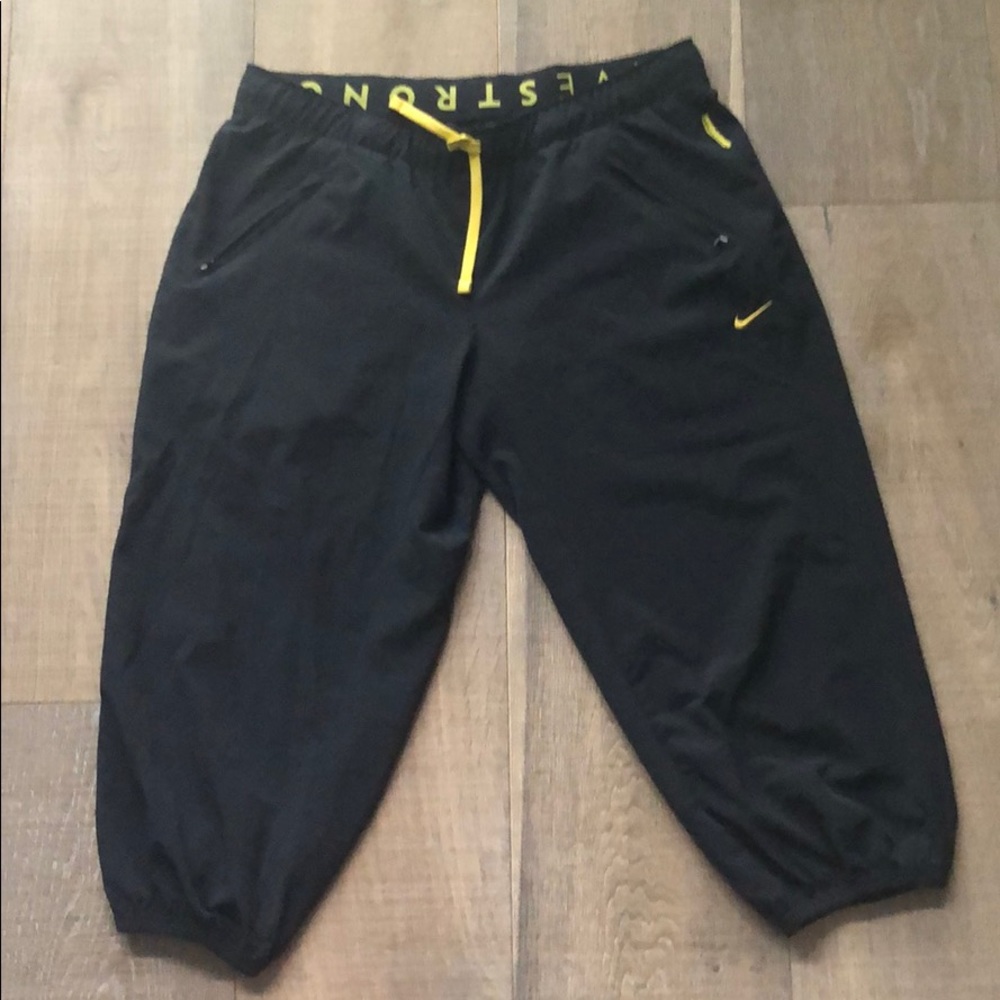 Nike Livestrong Dri-Fit Capri pants